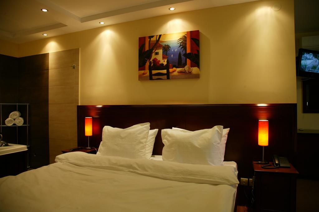 Garni Hotel Contact Belgrad Zimmer foto