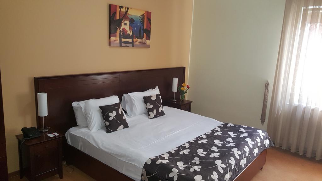 Garni Hotel Contact Belgrad Exterior foto