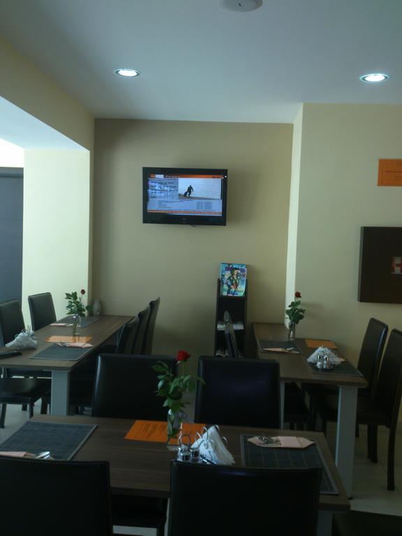 Garni Hotel Contact Belgrad Exterior foto