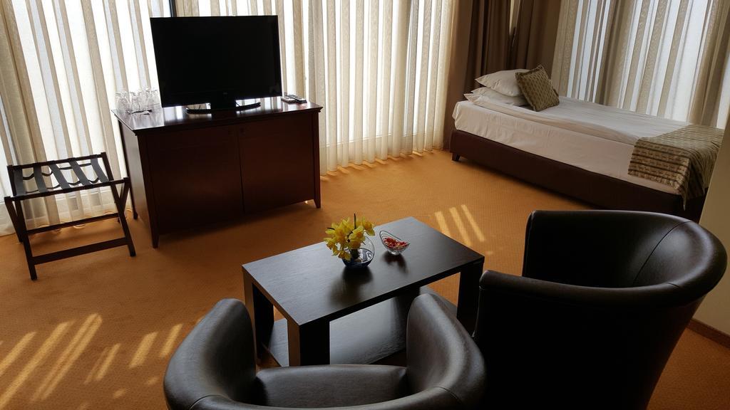 Garni Hotel Contact Belgrad Exterior foto