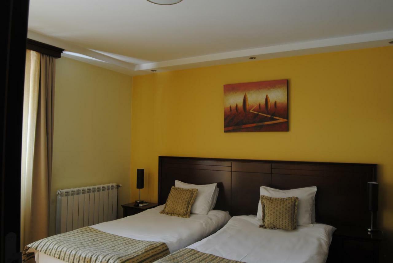 Garni Hotel Contact Belgrad Exterior foto